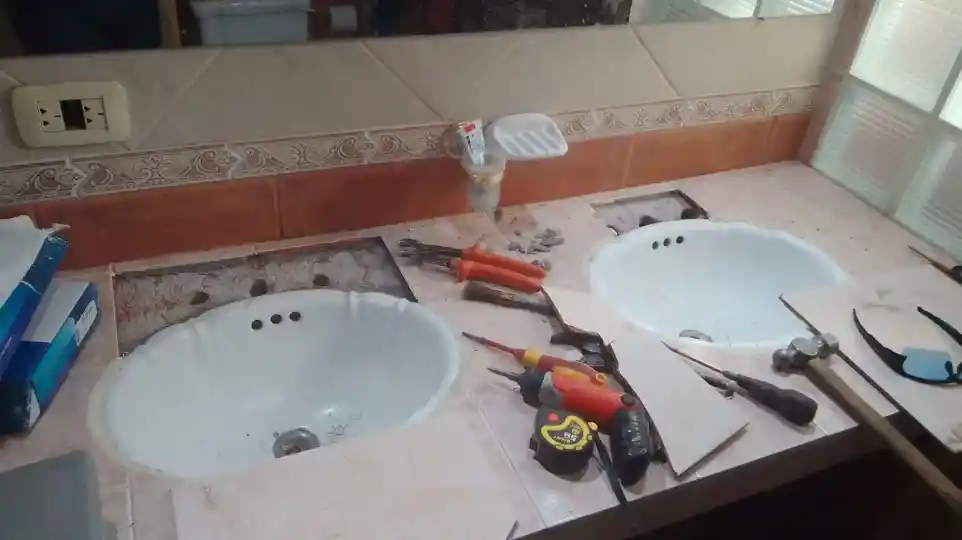 servicios de plomeria colocacion de ceramicas y griferias para baños